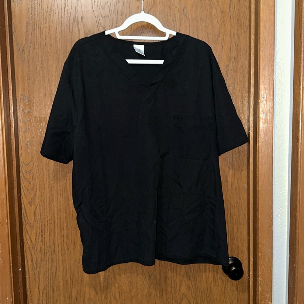 Scrub shirt